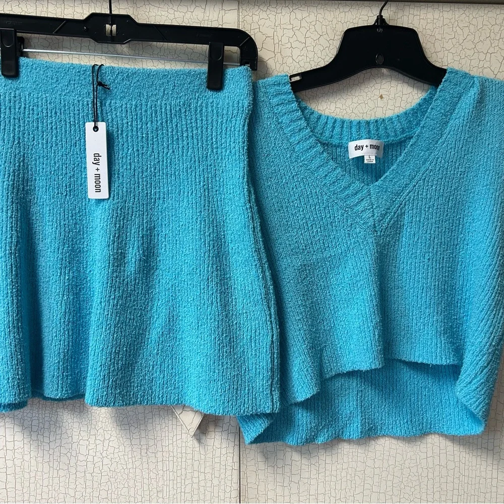 Blue Knit Women's Skirt and top - Picture 4 of 8